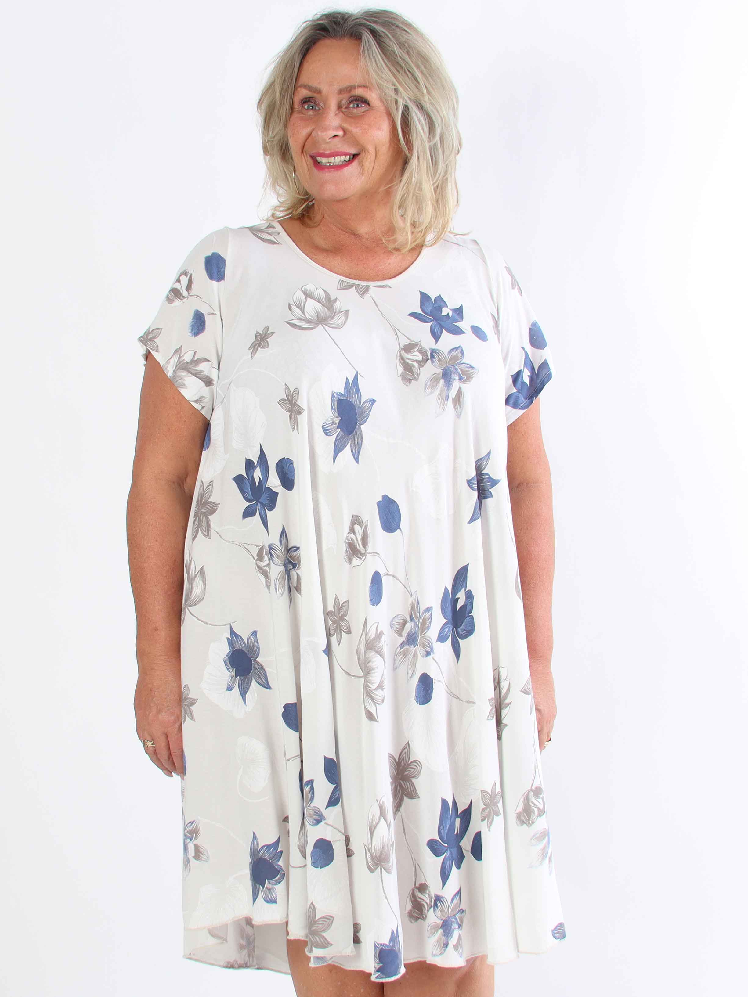 Bora - Sød plus size tunikakjole i bomuld med blomsterprint